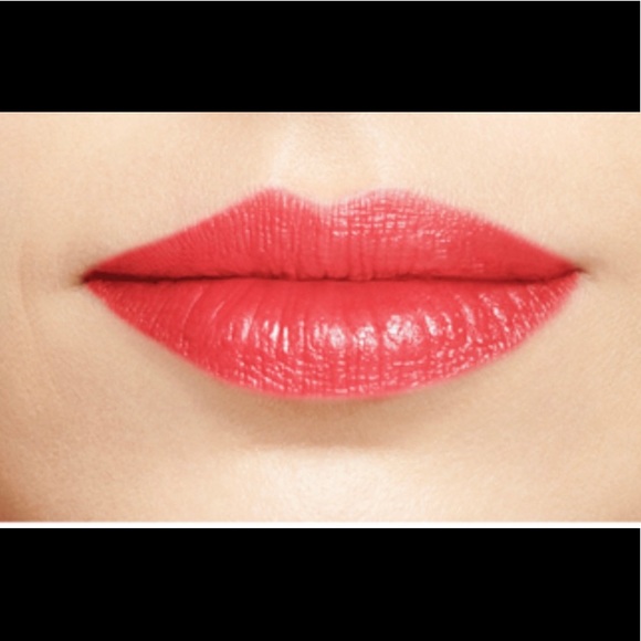 (1 left)🚨SALE! NouriShine Plus® Lip Gloss - Picture 2 of 5